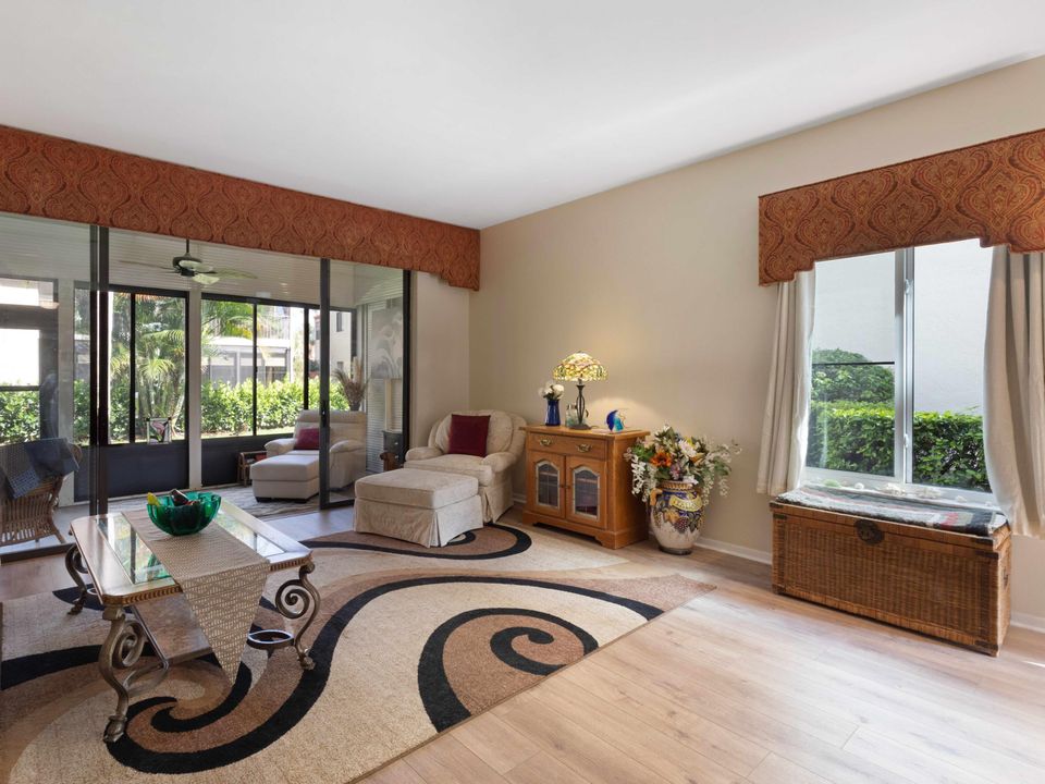 Active With Contract: $249,000 (2 beds, 2 baths, 1496 Square Feet)