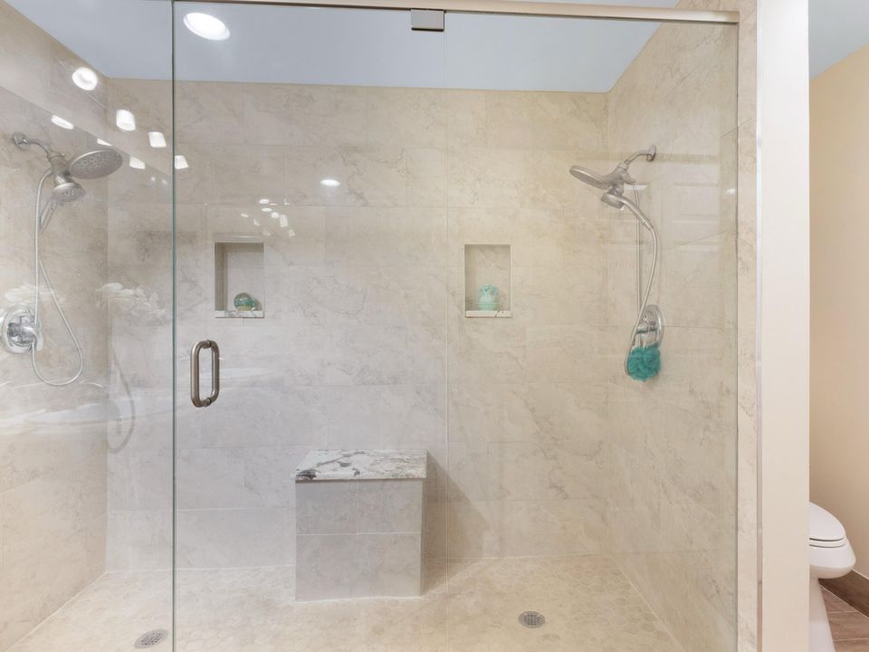 Active With Contract: $249,000 (2 beds, 2 baths, 1496 Square Feet)