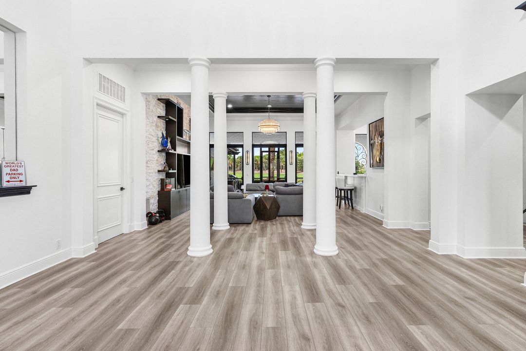 На продажу: $2,750,000 (6 спален, 5 ванн, 4813 Квадратных фут)