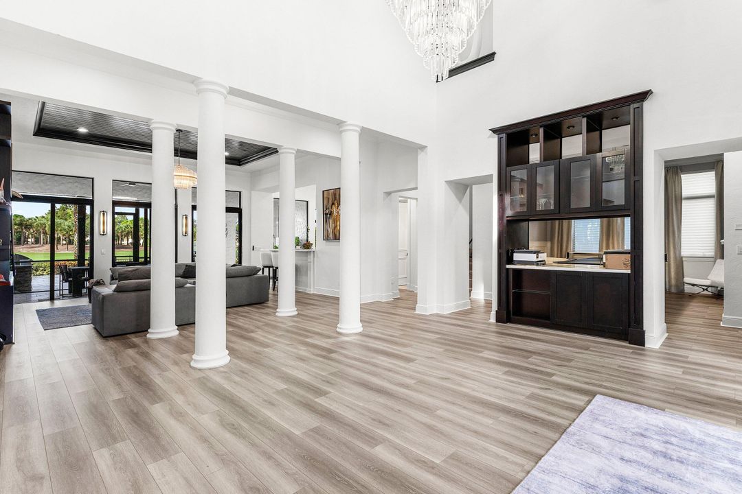 На продажу: $2,750,000 (6 спален, 5 ванн, 4813 Квадратных фут)