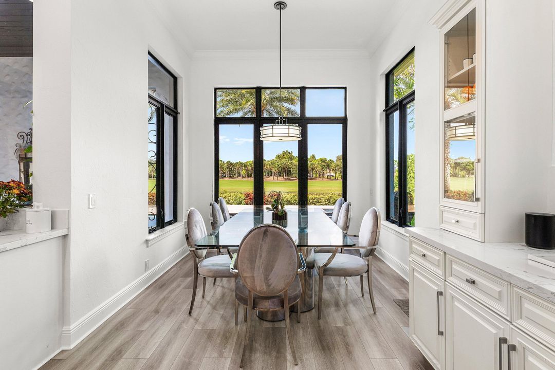 На продажу: $2,750,000 (6 спален, 5 ванн, 4813 Квадратных фут)