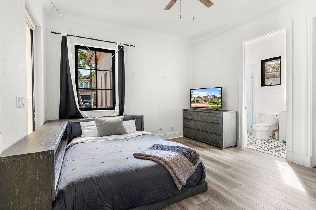 На продажу: $2,750,000 (6 спален, 5 ванн, 4813 Квадратных фут)