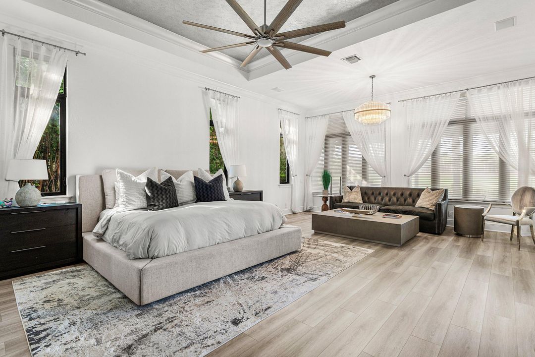 На продажу: $2,750,000 (6 спален, 5 ванн, 4813 Квадратных фут)