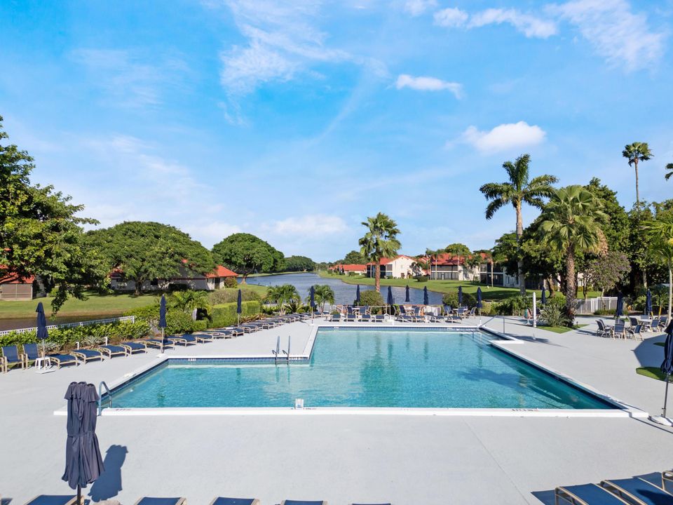 Active With Contract: $249,000 (2 beds, 2 baths, 1496 Square Feet)