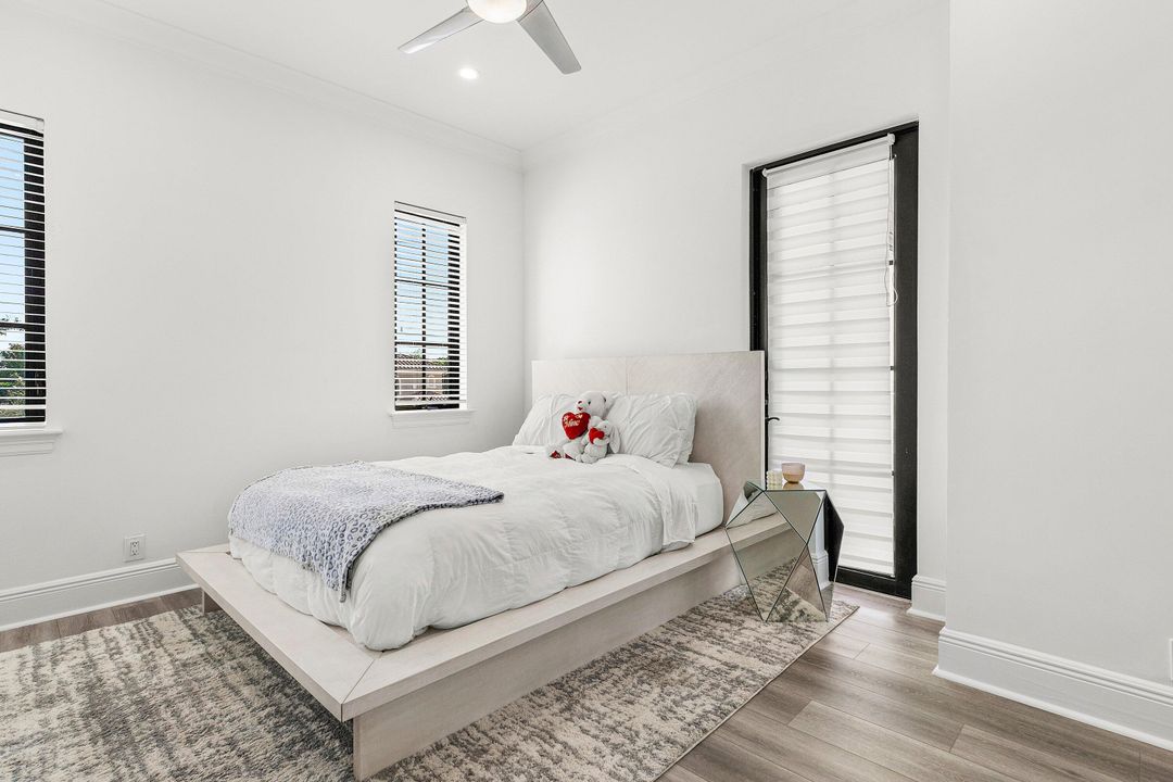 На продажу: $2,750,000 (6 спален, 5 ванн, 4813 Квадратных фут)