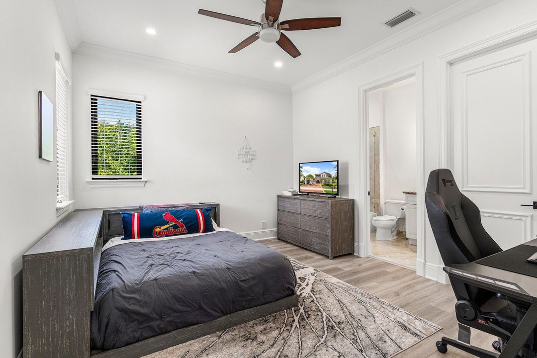 На продажу: $2,750,000 (6 спален, 5 ванн, 4813 Квадратных фут)