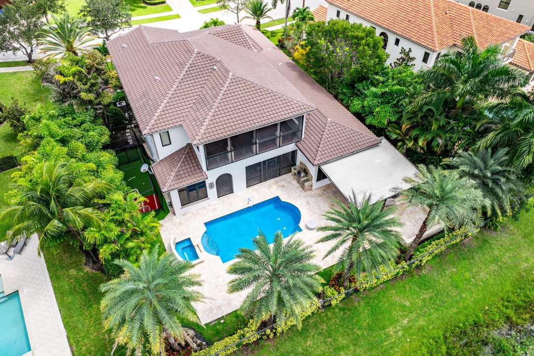 На продажу: $2,750,000 (6 спален, 5 ванн, 4813 Квадратных фут)