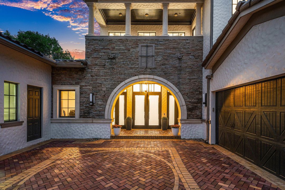 На продажу: $2,750,000 (6 спален, 5 ванн, 4813 Квадратных фут)