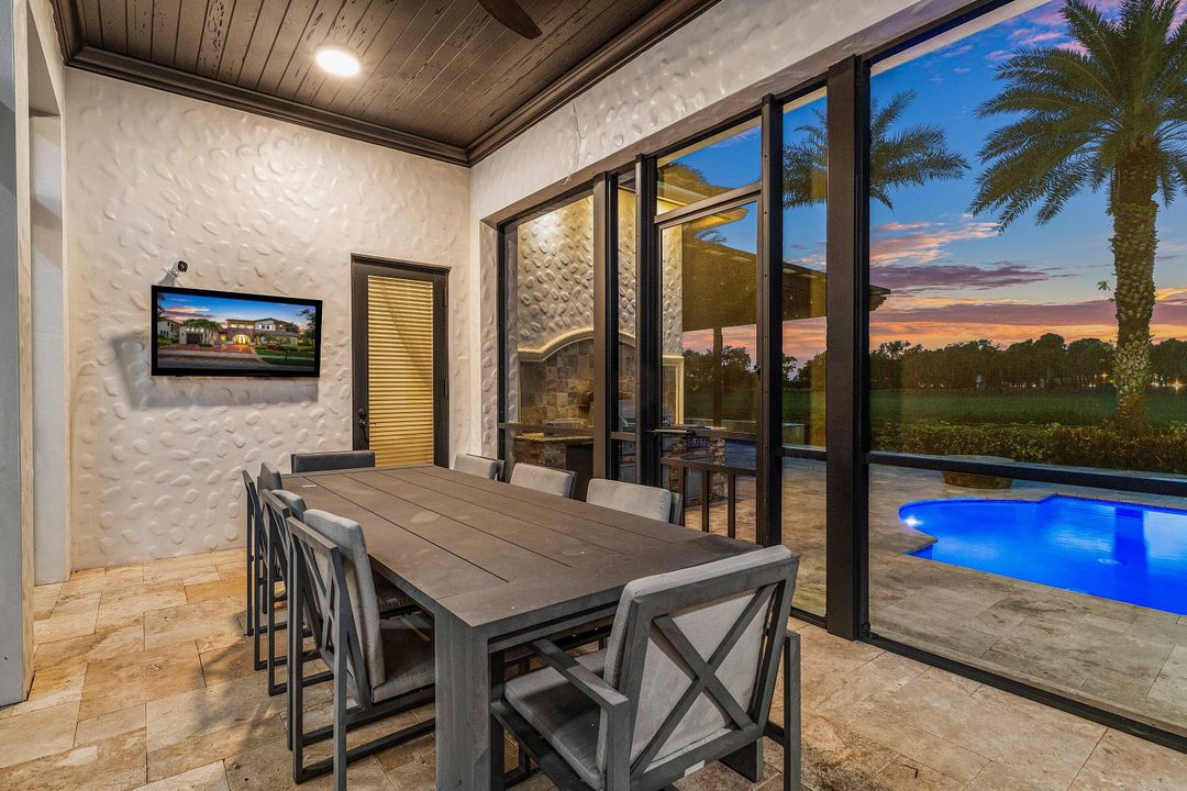 На продажу: $2,750,000 (6 спален, 5 ванн, 4813 Квадратных фут)