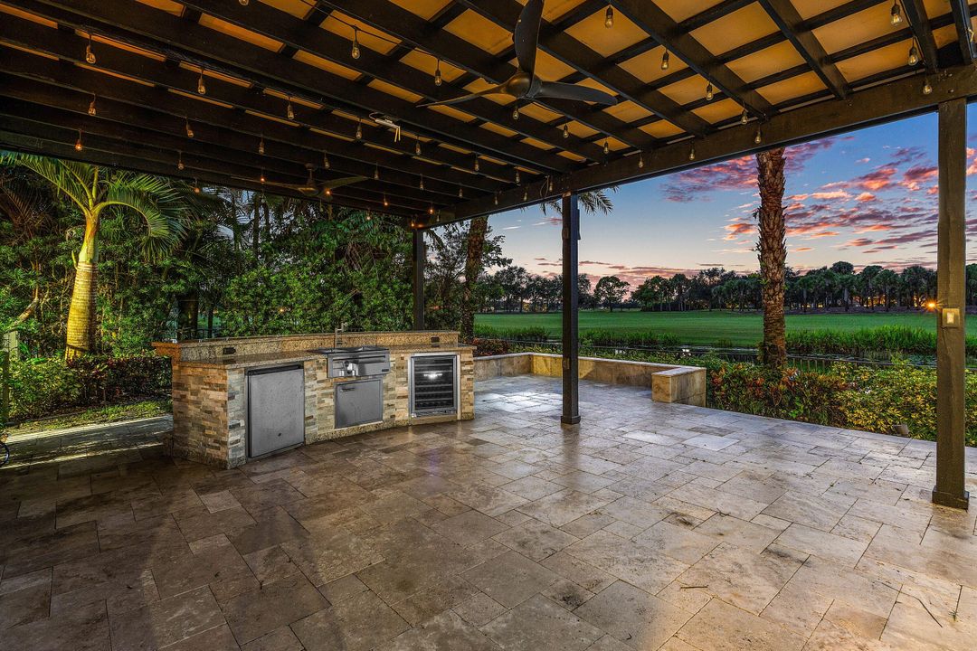 На продажу: $2,750,000 (6 спален, 5 ванн, 4813 Квадратных фут)