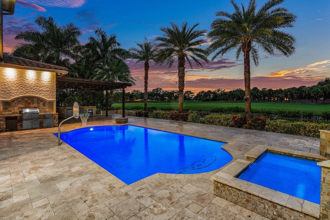 На продажу: $2,750,000 (6 спален, 5 ванн, 4813 Квадратных фут)