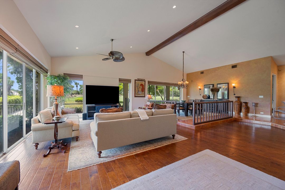 合同活跃: $2,950,000 (3 贝兹, 3 浴室, 3713 平方英尺)