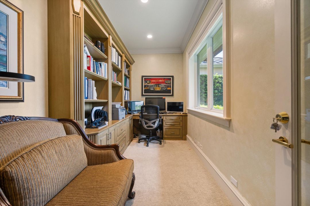 合同活跃: $2,950,000 (3 贝兹, 3 浴室, 3713 平方英尺)