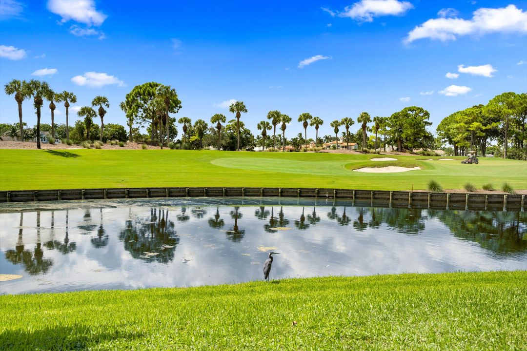 合同活跃: $2,950,000 (3 贝兹, 3 浴室, 3713 平方英尺)