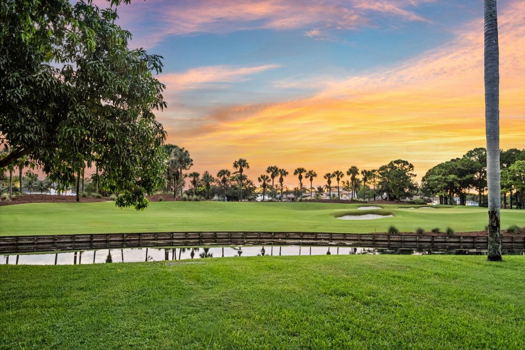 合同活跃: $2,950,000 (3 贝兹, 3 浴室, 3713 平方英尺)