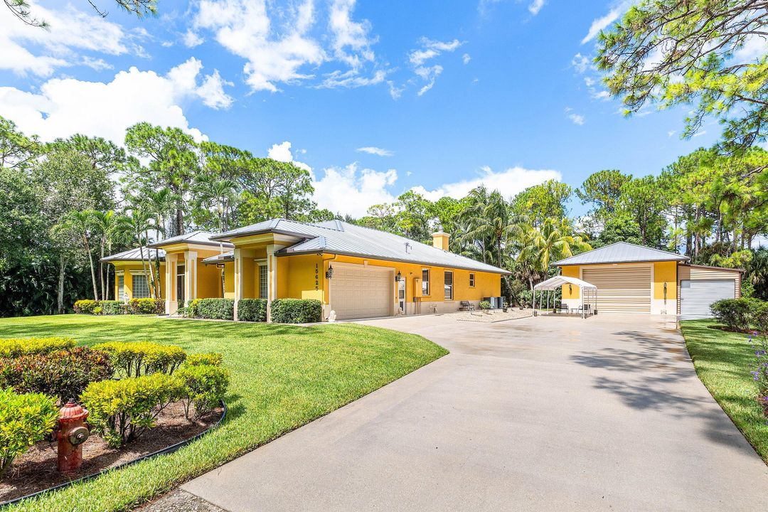 For Sale: $999,000 (3 beds, 3 baths, 2709 Square Feet)