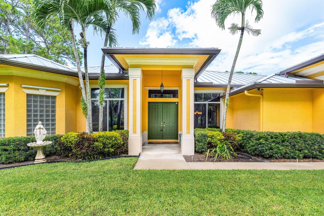 For Sale: $999,000 (3 beds, 3 baths, 2709 Square Feet)