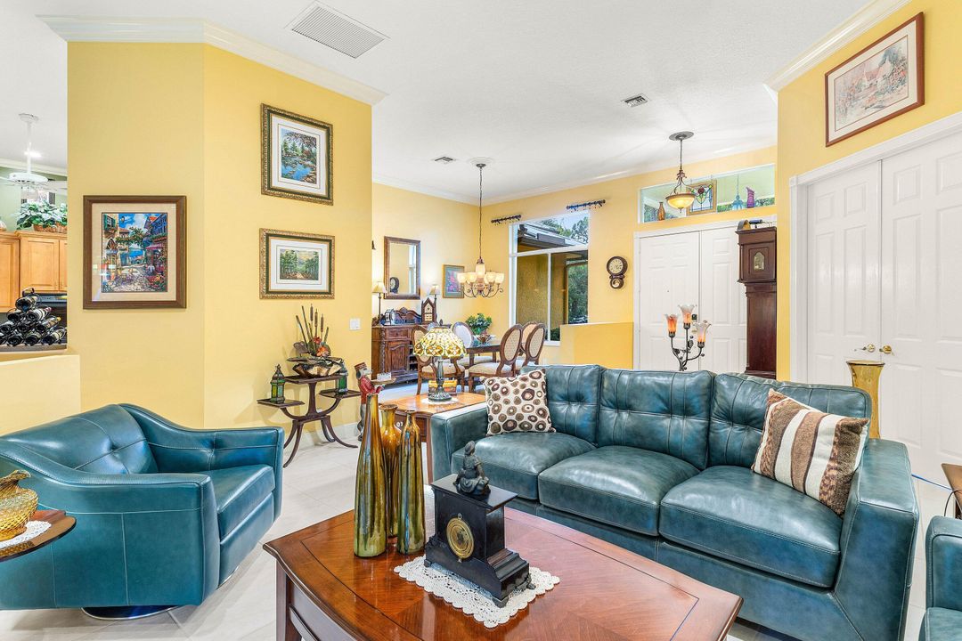 For Sale: $999,000 (3 beds, 3 baths, 2709 Square Feet)