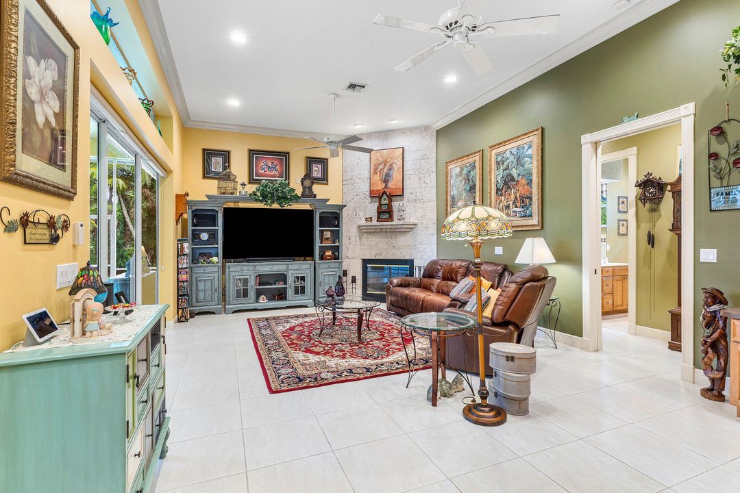 For Sale: $999,000 (3 beds, 3 baths, 2709 Square Feet)