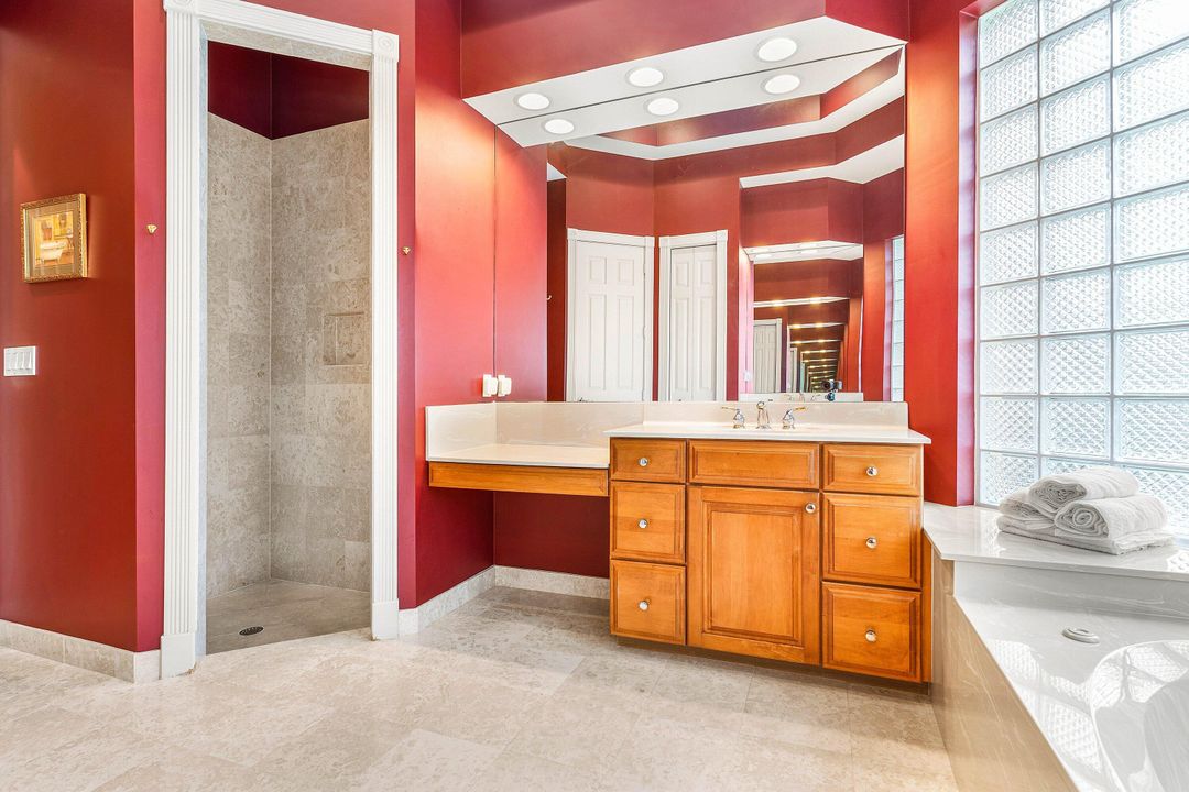 For Sale: $999,000 (3 beds, 3 baths, 2709 Square Feet)