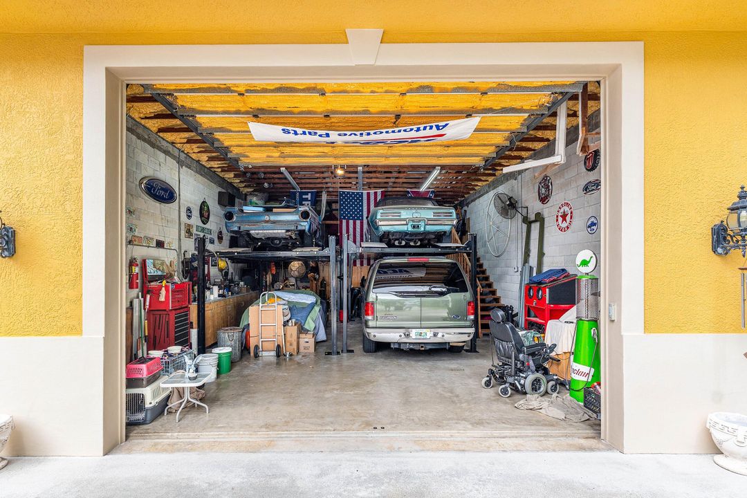 For Sale: $999,000 (3 beds, 3 baths, 2709 Square Feet)