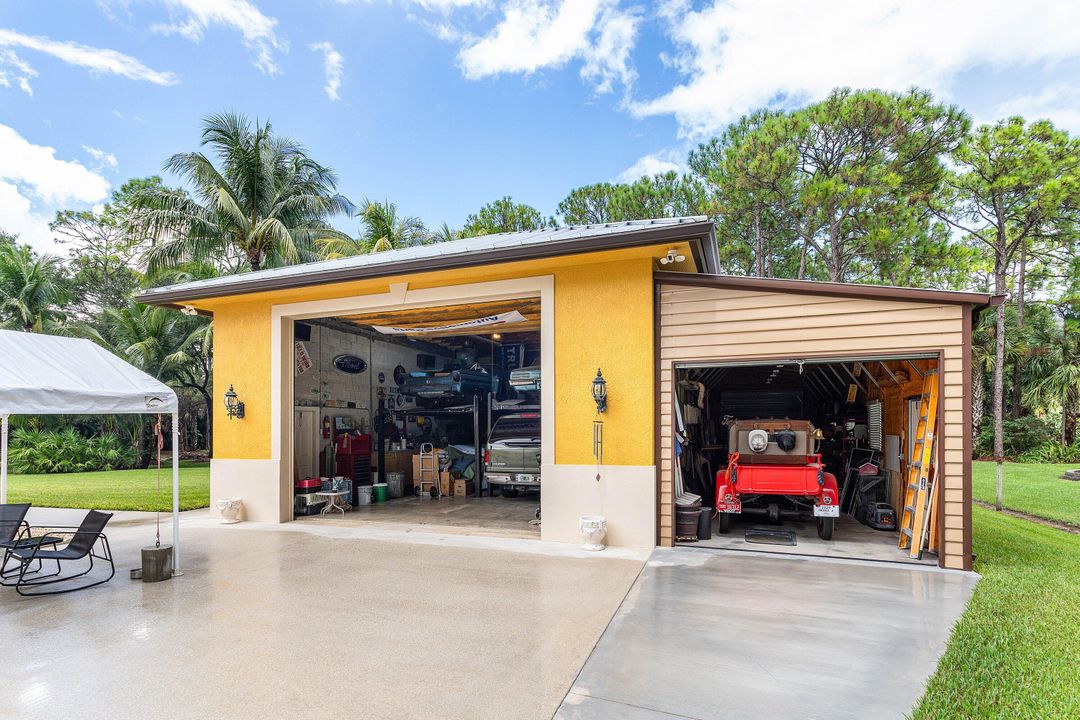 For Sale: $999,000 (3 beds, 3 baths, 2709 Square Feet)