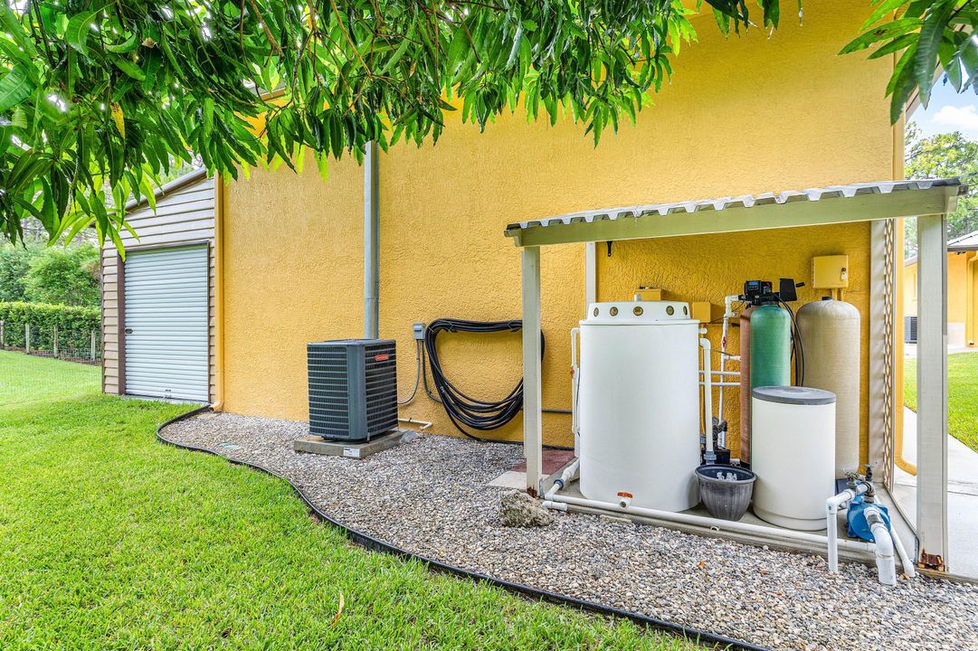 For Sale: $999,000 (3 beds, 3 baths, 2709 Square Feet)