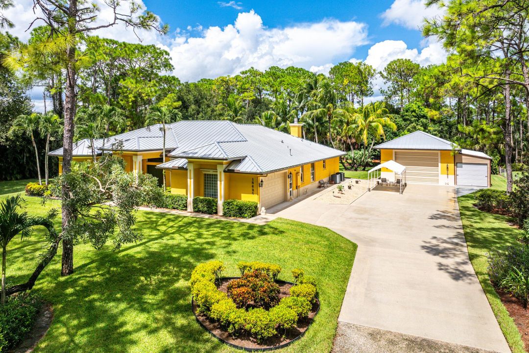 For Sale: $999,000 (3 beds, 3 baths, 2709 Square Feet)