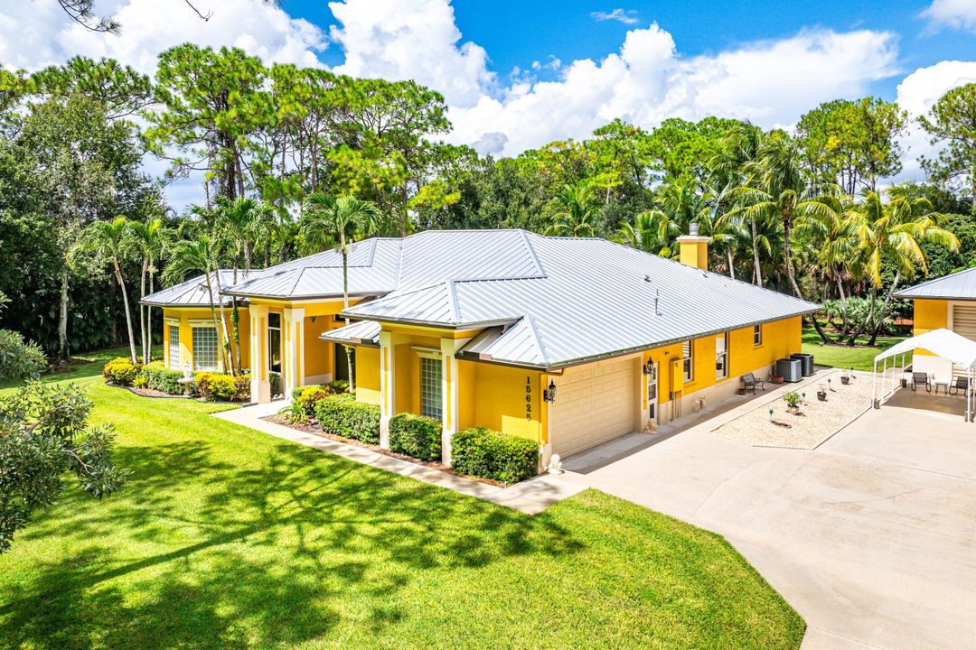 For Sale: $999,000 (3 beds, 3 baths, 2709 Square Feet)