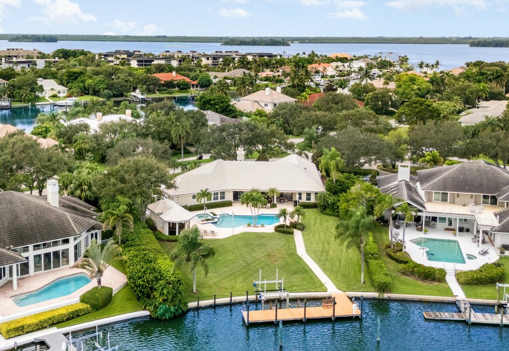 For Sale: $3,295,000 (3 beds, 3 baths, 3190 Square Feet)