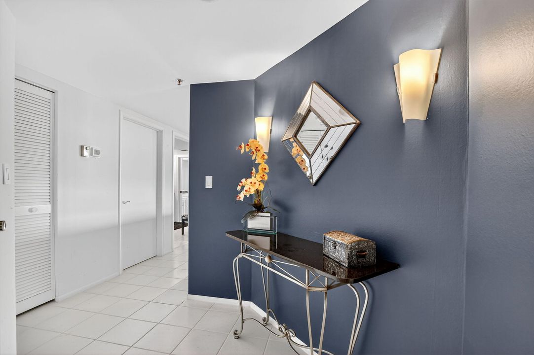 合同活跃: $525,000 (2 贝兹, 2 浴室, 1775 平方英尺)