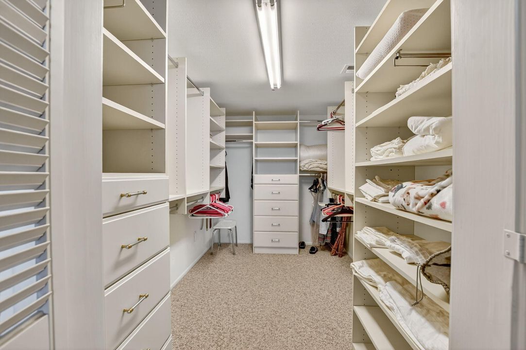 合同活跃: $525,000 (2 贝兹, 2 浴室, 1775 平方英尺)