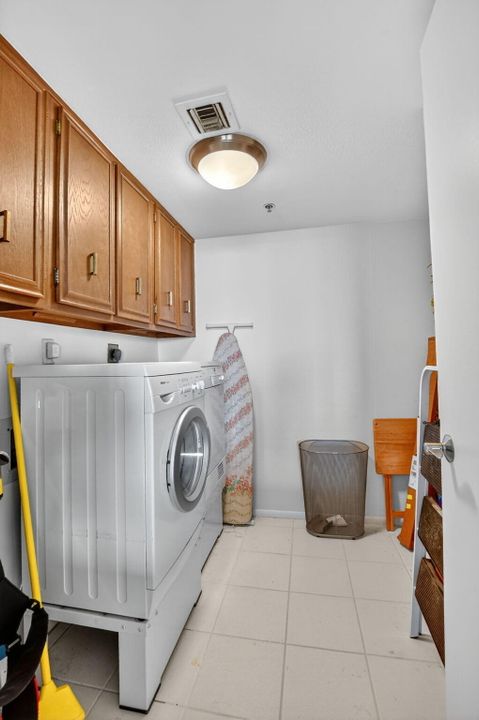 合同活跃: $525,000 (2 贝兹, 2 浴室, 1775 平方英尺)