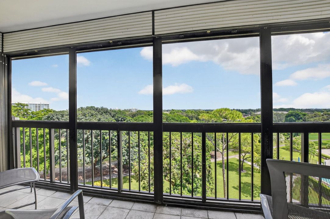 合同活跃: $525,000 (2 贝兹, 2 浴室, 1775 平方英尺)