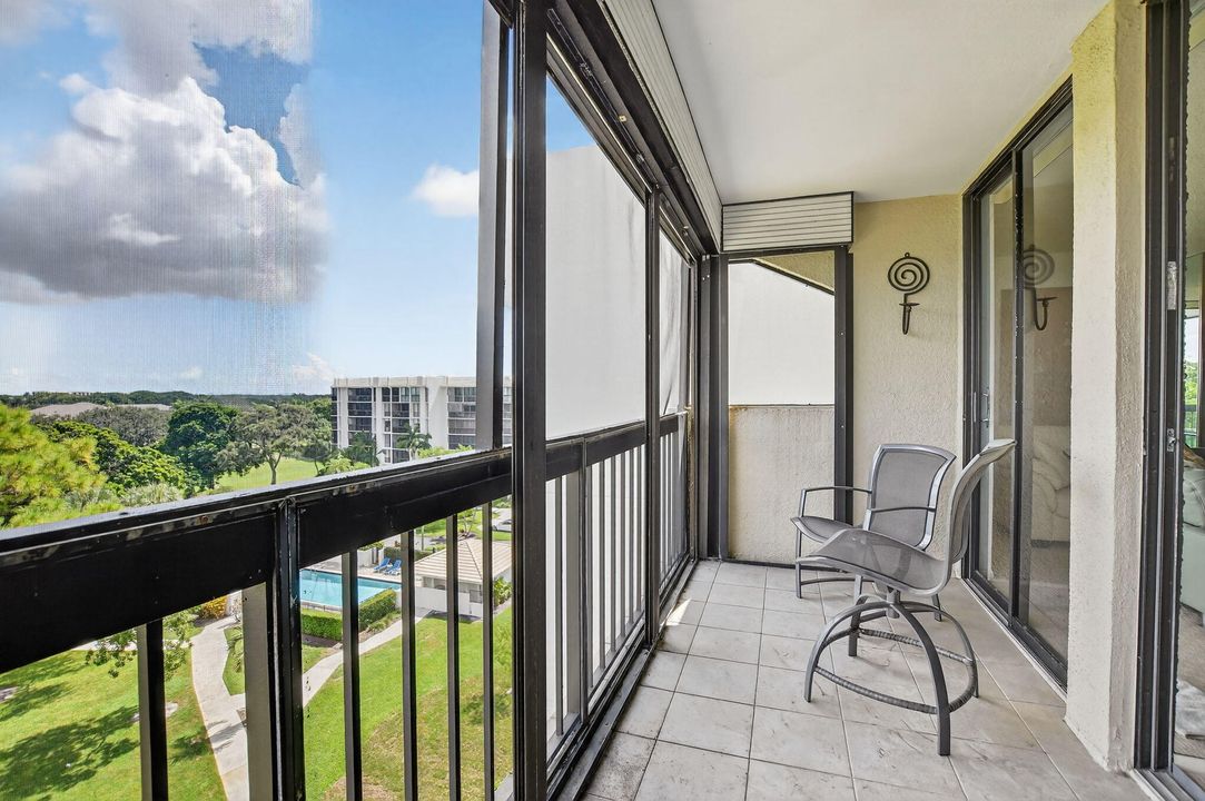 合同活跃: $525,000 (2 贝兹, 2 浴室, 1775 平方英尺)