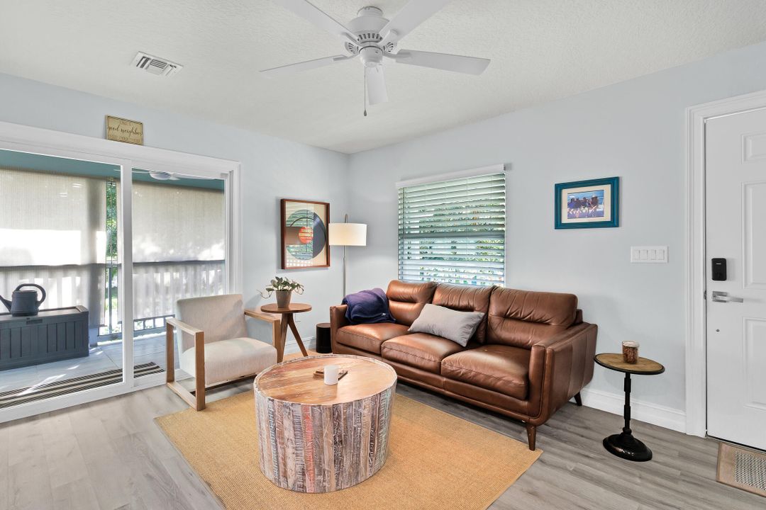 待售: $398,900 (2 贝兹, 2 浴室, 1100 平方英尺)