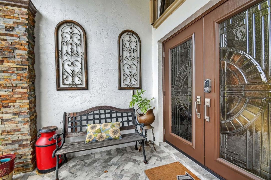 Activo con contrato: $735,000 (3 camas, 2 baños, 2129 Pies cuadrados)