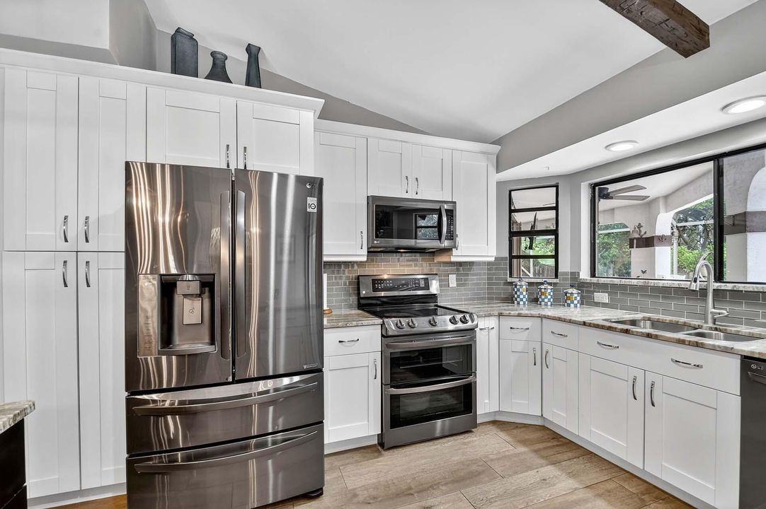 Activo con contrato: $735,000 (3 camas, 2 baños, 2129 Pies cuadrados)