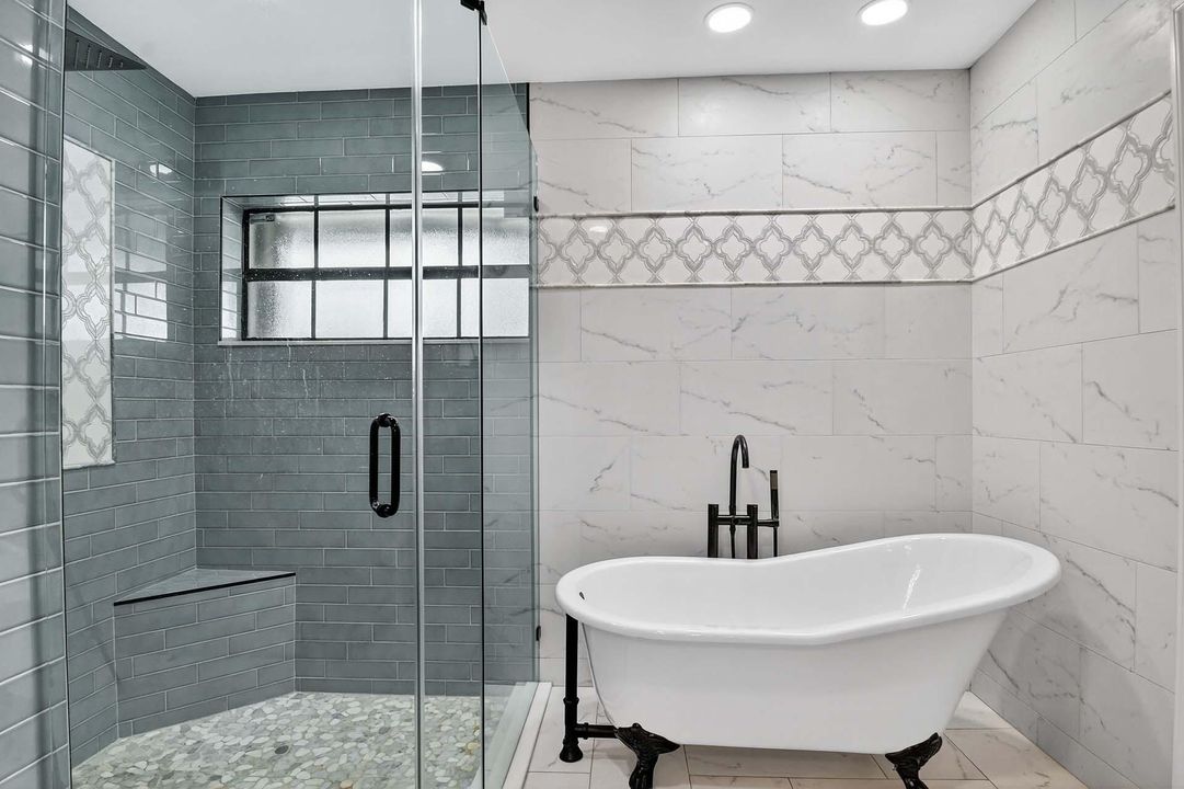 Activo con contrato: $735,000 (3 camas, 2 baños, 2129 Pies cuadrados)