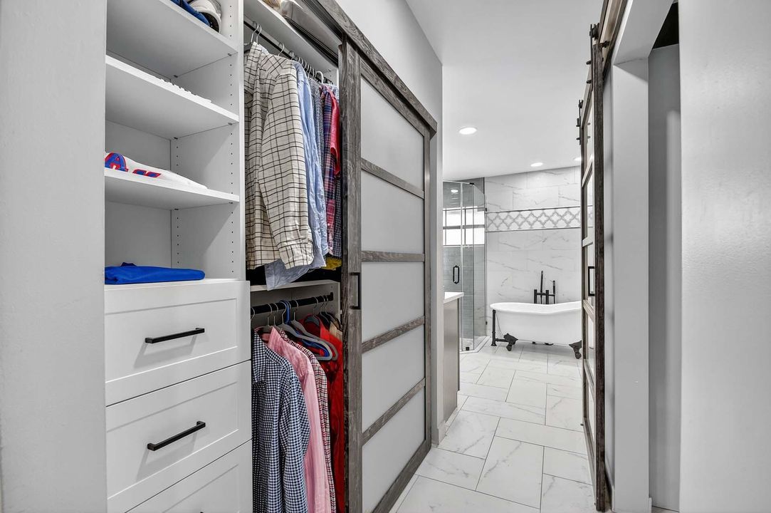 Activo con contrato: $735,000 (3 camas, 2 baños, 2129 Pies cuadrados)