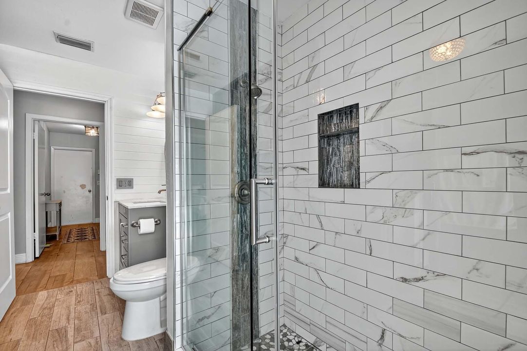 Activo con contrato: $735,000 (3 camas, 2 baños, 2129 Pies cuadrados)