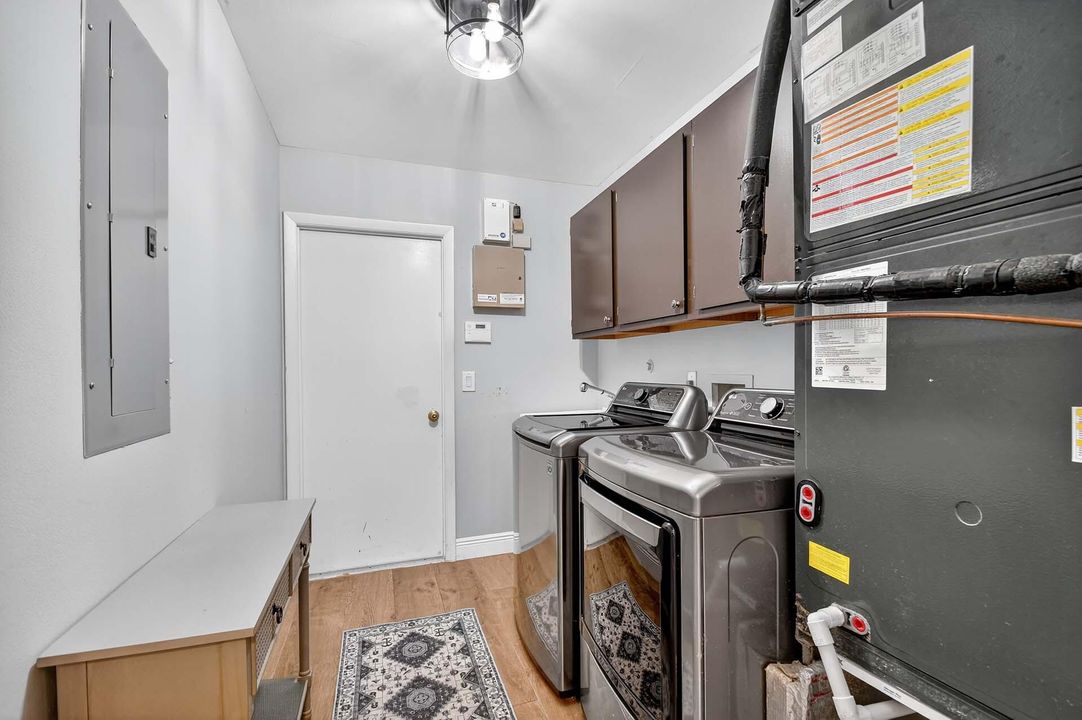 Activo con contrato: $735,000 (3 camas, 2 baños, 2129 Pies cuadrados)