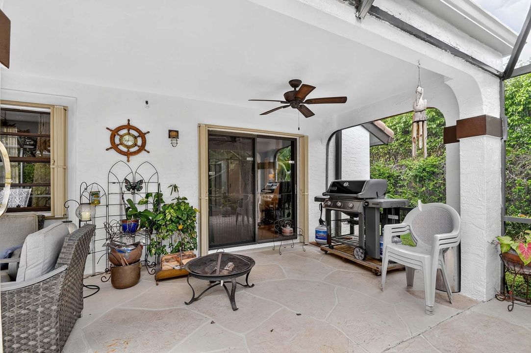 Activo con contrato: $735,000 (3 camas, 2 baños, 2129 Pies cuadrados)