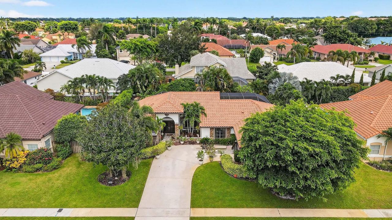 Activo con contrato: $735,000 (3 camas, 2 baños, 2129 Pies cuadrados)