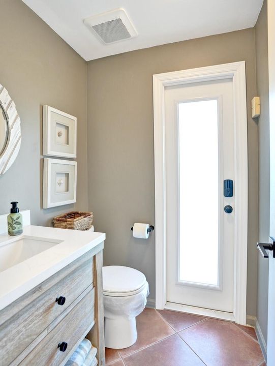 合同活跃: $729,000 (4 贝兹, 2 浴室, 2372 平方英尺)