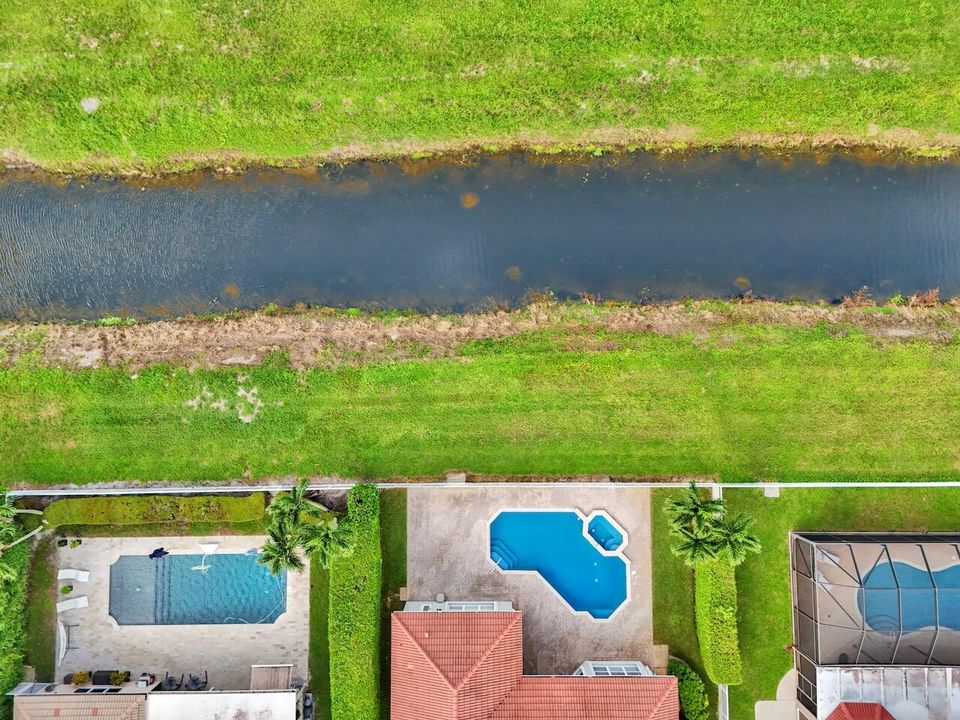 合同活跃: $729,000 (4 贝兹, 2 浴室, 2372 平方英尺)