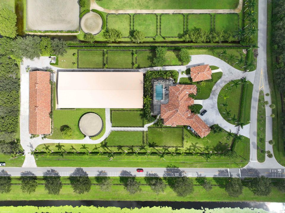 出租: $13,500 (1 贝兹, 2 浴室, 870 平方英尺)