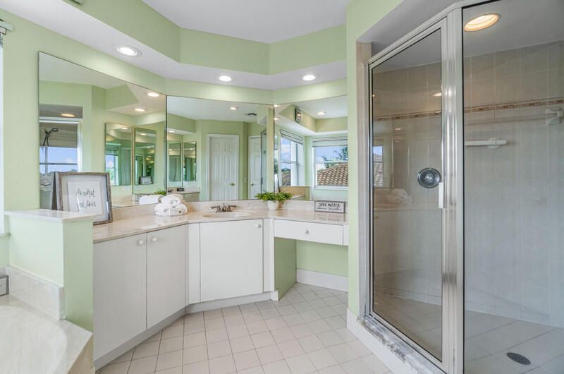 En Venta: $890,000 (5 camas, 3 baños, 2890 Pies cuadrados)