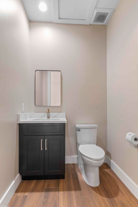 出租: $13,500 (1 贝兹, 2 浴室, 870 平方英尺)