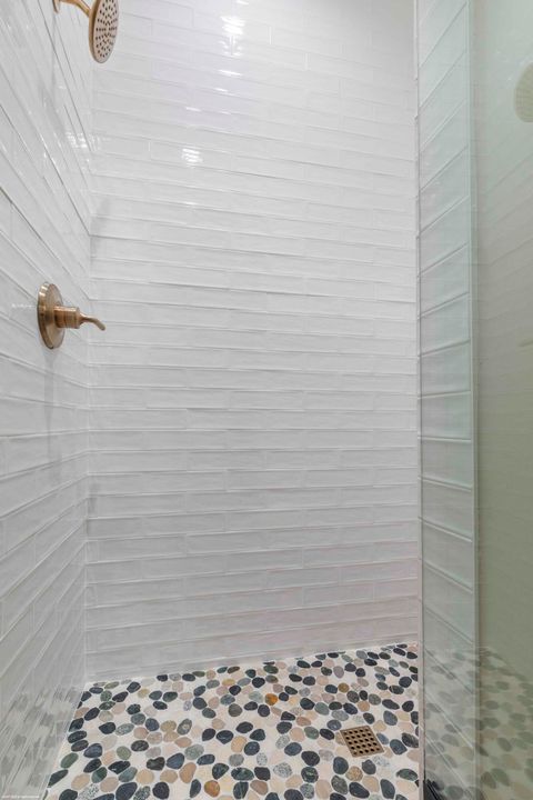 出租: $13,500 (1 贝兹, 2 浴室, 870 平方英尺)